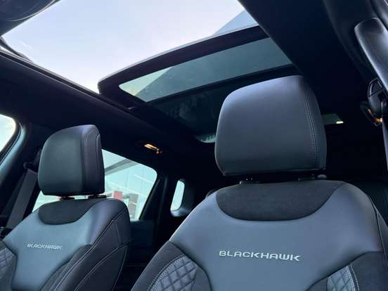 JEEP-COMPASS-2.0 HURRICANE 4 TURBO GASOLINA BLACKHAWK AT9 JEEP-COMPASS-2025