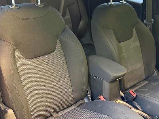 JEEP-RENEGADE-1.8 16V FLEX SPORT 4P AUTOMÁTICO JEEP-RENEGADE-2017