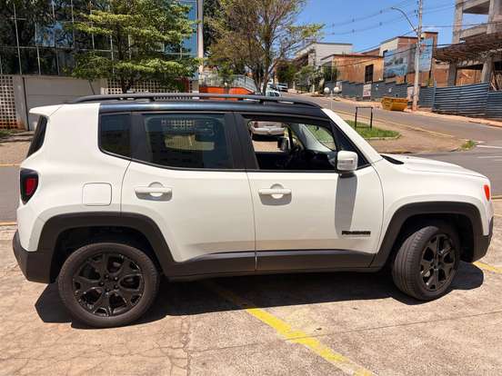 JEEP-RENEGADE-2.0 16V TURBO DIESEL NIGHT EAGLE 4P 4X4 AUTOMÁTICO JEEP-RENEGADE-2017