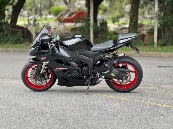 KAWASAKI-NINJA ZX-6R-2011