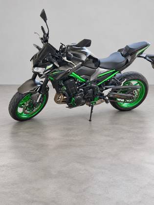 KAWASAKI Z900 
