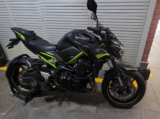 KAWASAKI Z900 