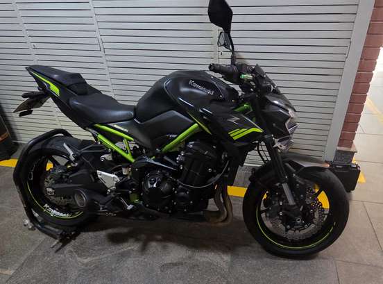 KAWASAKI-Z900-2021