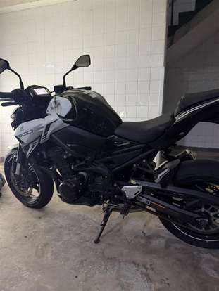 KAWASAKI-Z900-2022