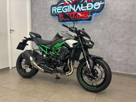 KAWASAKI-Z900-2025