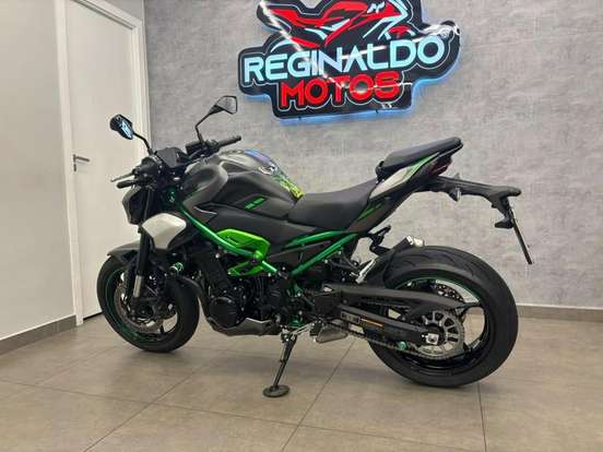 KAWASAKI-Z900 KAWASAKI-Z900-2025