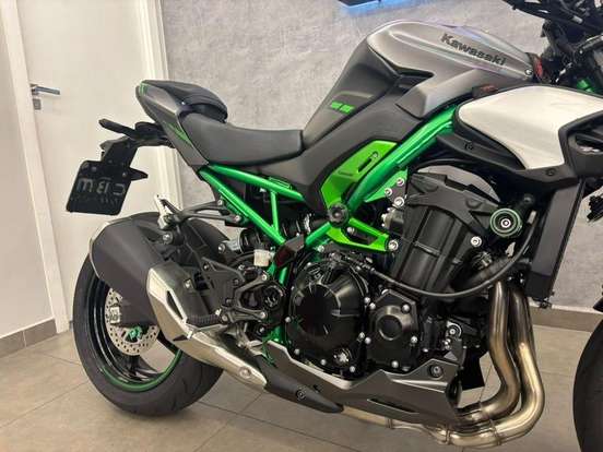 KAWASAKI-Z900 KAWASAKI-Z900-2025