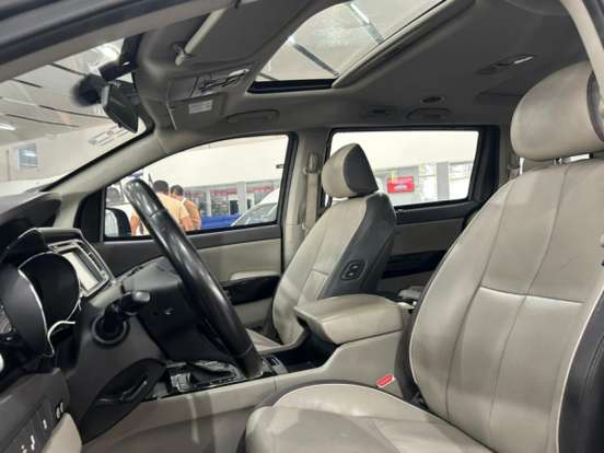 KIA-CARNIVAL-2017