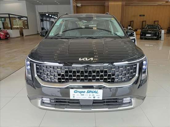 KIA-CARNIVAL-2024