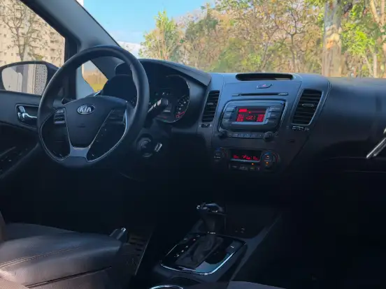 KIA-CERATO-1.6 SX 16V FLEX 4P AUTOMÁTICO KIA-CERATO-2017