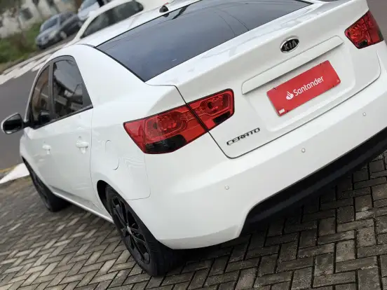 KIA-CERATO-1.6 SX3 16V GASOLINA 4P MANUAL KIA-CERATO-2010