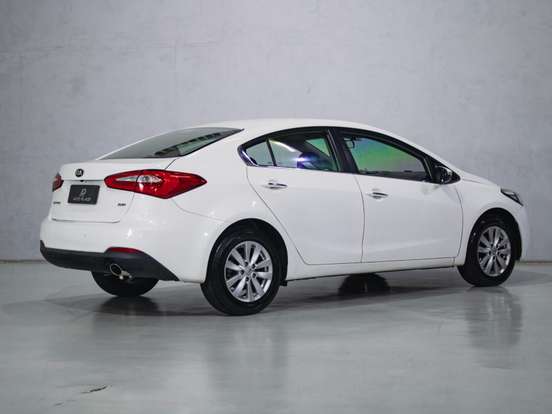 KIA-CERATO-1.6 SX 16V FLEX 4P AUTOMÁTICO KIA-CERATO-2014