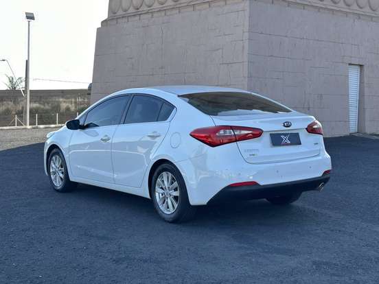 KIA-CERATO-1.6 SX 16V FLEX 4P AUTOMÁTICO KIA-CERATO-2013