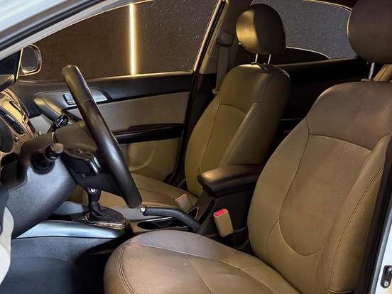 KIA-CERATO-1.6 SX E.233 16V GASOLINA 4P AUTOMÁTICO KIA-CERATO-2012