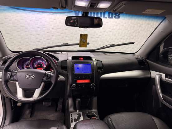 KIA-SORENTO-3.5 S.660 V6 4X4 24V GASOLINA 4P AUTOMÁTICO KIA-SORENTO-2012