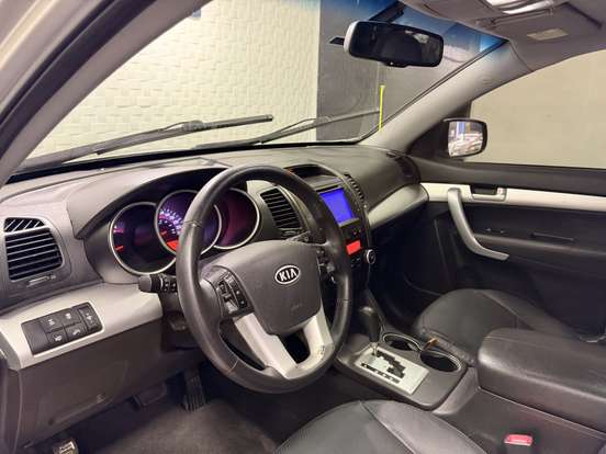 KIA-SORENTO-3.5 S.660 V6 4X4 24V GASOLINA 4P AUTOMÁTICO KIA-SORENTO-2012