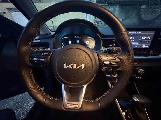 KIA-STONIC-2024