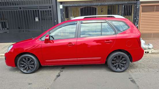 KIA-CARENS-2010