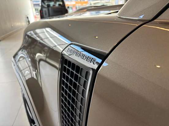 LAND ROVER-DEFENDER-2025