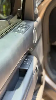 LAND ROVER-DISCOVERY-2023