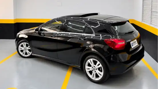 MERCEDES-BENZ-A 200-2017