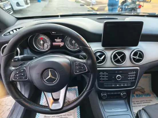 MERCEDES-BENZ-A 200-2016