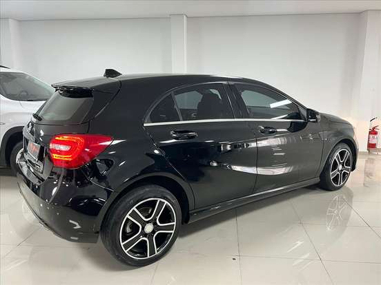 MERCEDES-BENZ-A 200-2013