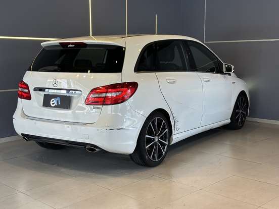 MERCEDES-BENZ-B 200-2013