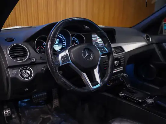 MERCEDES-BENZ-C 63 AMG-6.2 V8 GASOLINA MCT MERCEDES-BENZ-C 63 AMG-2012