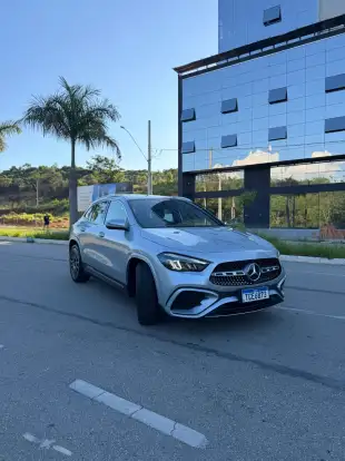 MERCEDES-BENZ-GLA 200-2024