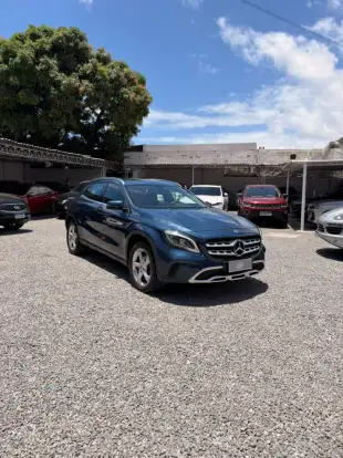 MERCEDES-BENZ-GLA 200-2020