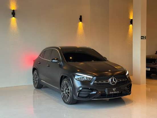MERCEDES-BENZ-GLA 200-2025