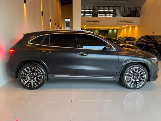 MERCEDES-BENZ-GLA 200-2025