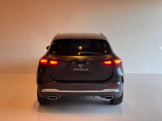 MERCEDES-BENZ-GLA 200-2025