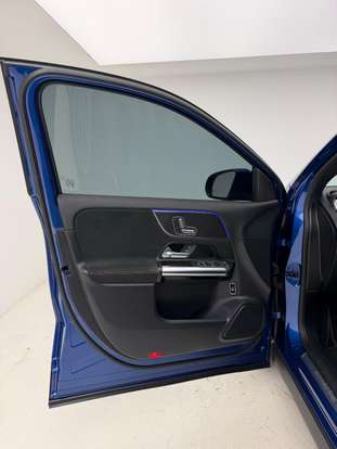 MERCEDES-BENZ-GLA 200-2024