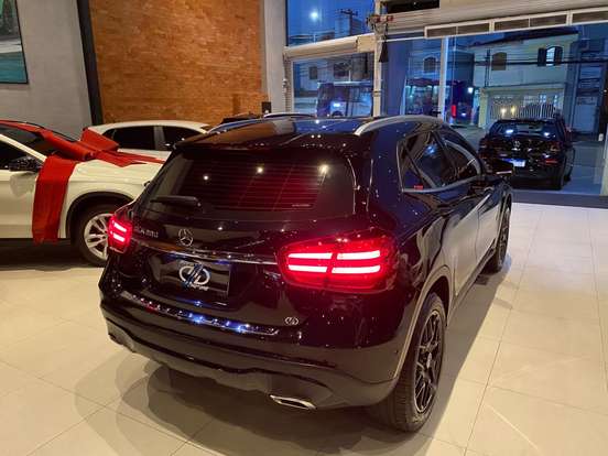 MERCEDES-BENZ-GLA 200-2019