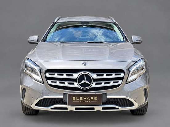 MERCEDES-BENZ-GLA 200-2019