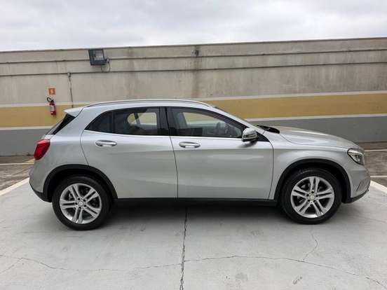 MERCEDES-BENZ-GLA 200-2017