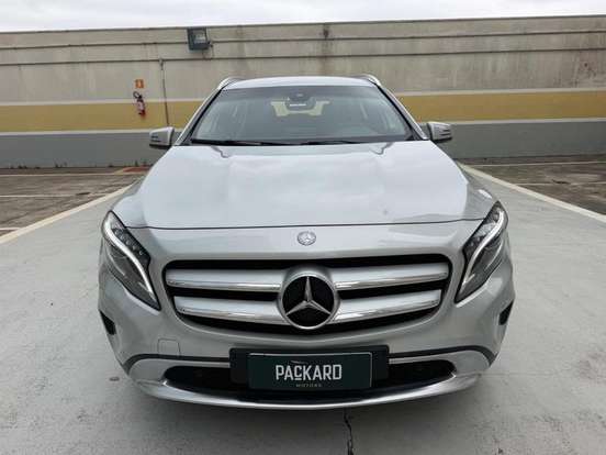 MERCEDES-BENZ-GLA 200-2017