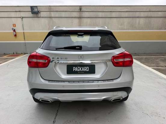 MERCEDES-BENZ-GLA 200-2017