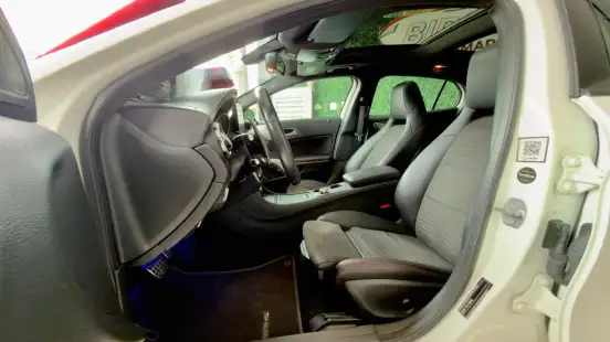MERCEDES-BENZ-GLA 250-2018