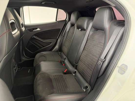 MERCEDES-BENZ-GLA 250-2018