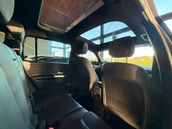 MERCEDES-BENZ-GLB 200-2024