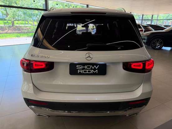 MERCEDES-BENZ-GLB 200-2021