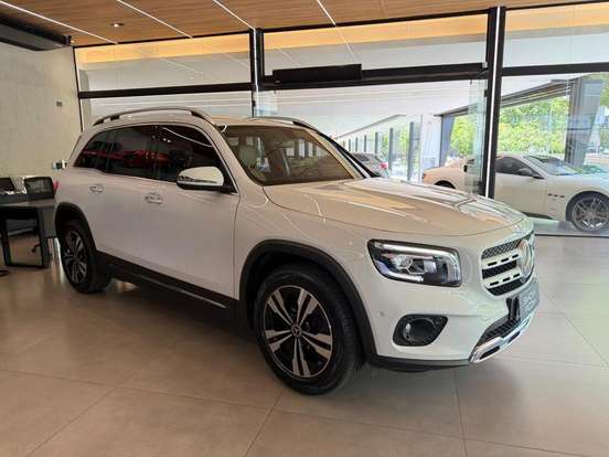 MERCEDES-BENZ-GLB 200-2021