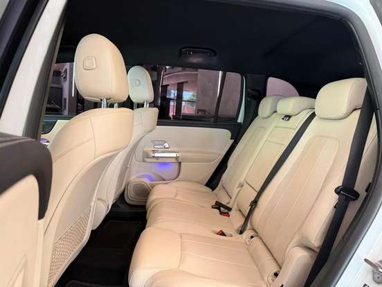 MERCEDES-BENZ-GLB 200-2021