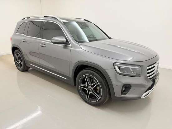 MERCEDES-BENZ-GLB 200-2023