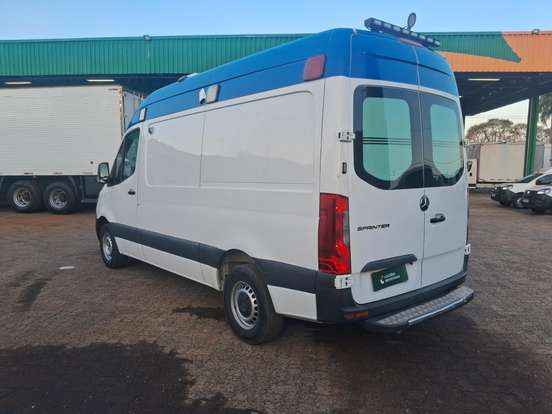 MERCEDES-BENZ-SPRINTER-2023