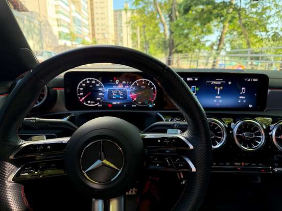 MERCEDES-BENZ-CLA 200-2024