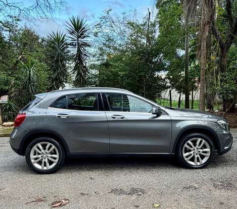 MERCEDES-BENZ-GLA 200-2016